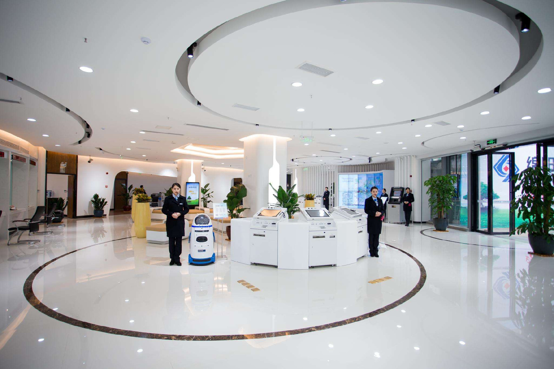 智慧銀行大廳.jpg